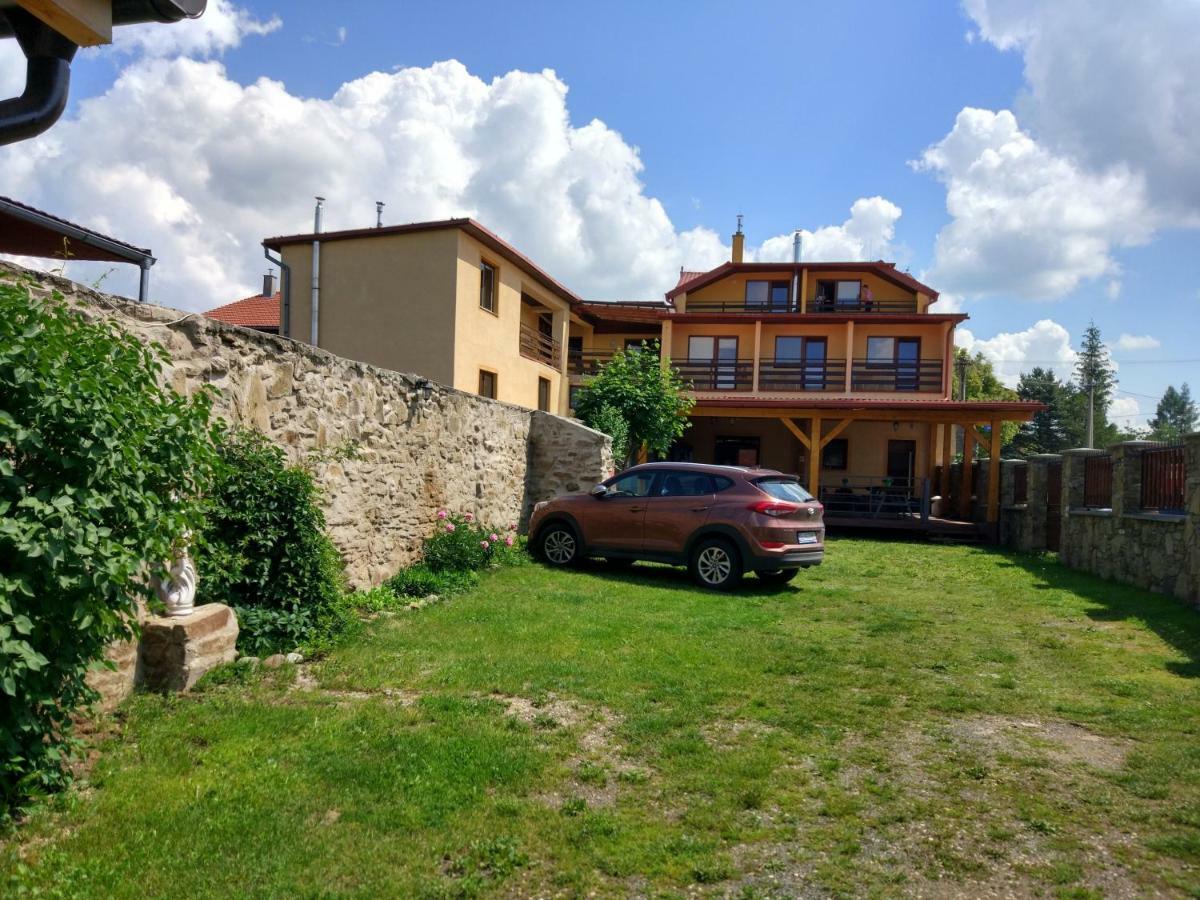 Penzion Maria Vrbov Luaran gambar